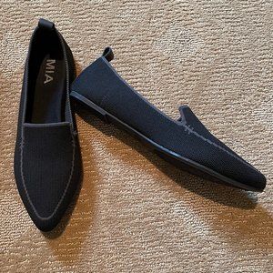 NWOT Mia Karmen Black Knit Flats Size 7